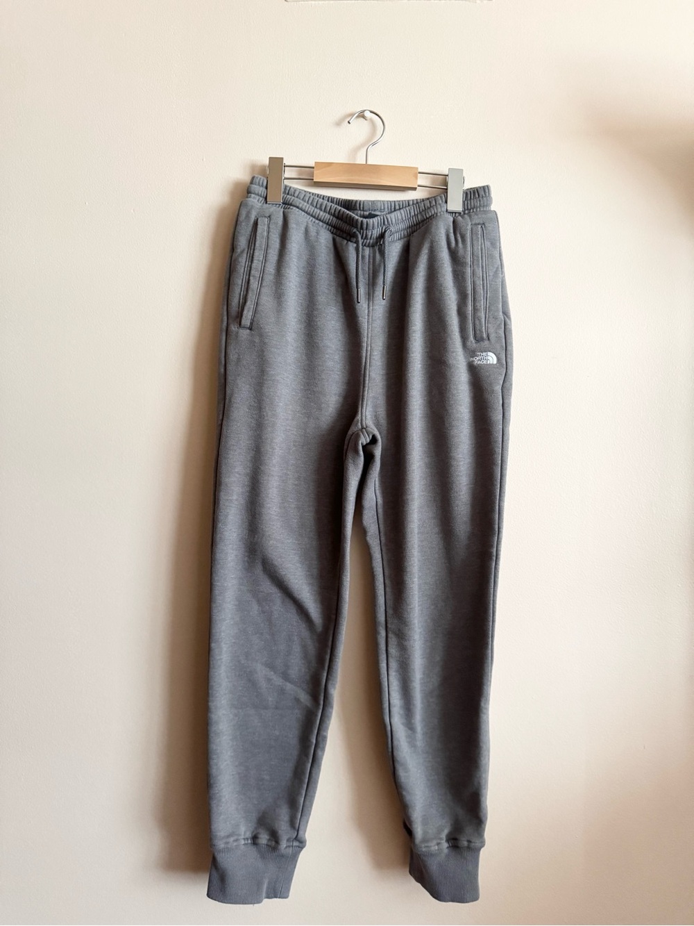 North face grey fleece sweatpants (men’s small)